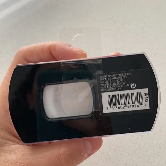 NEW Mac lashes - Picture 2 of 3